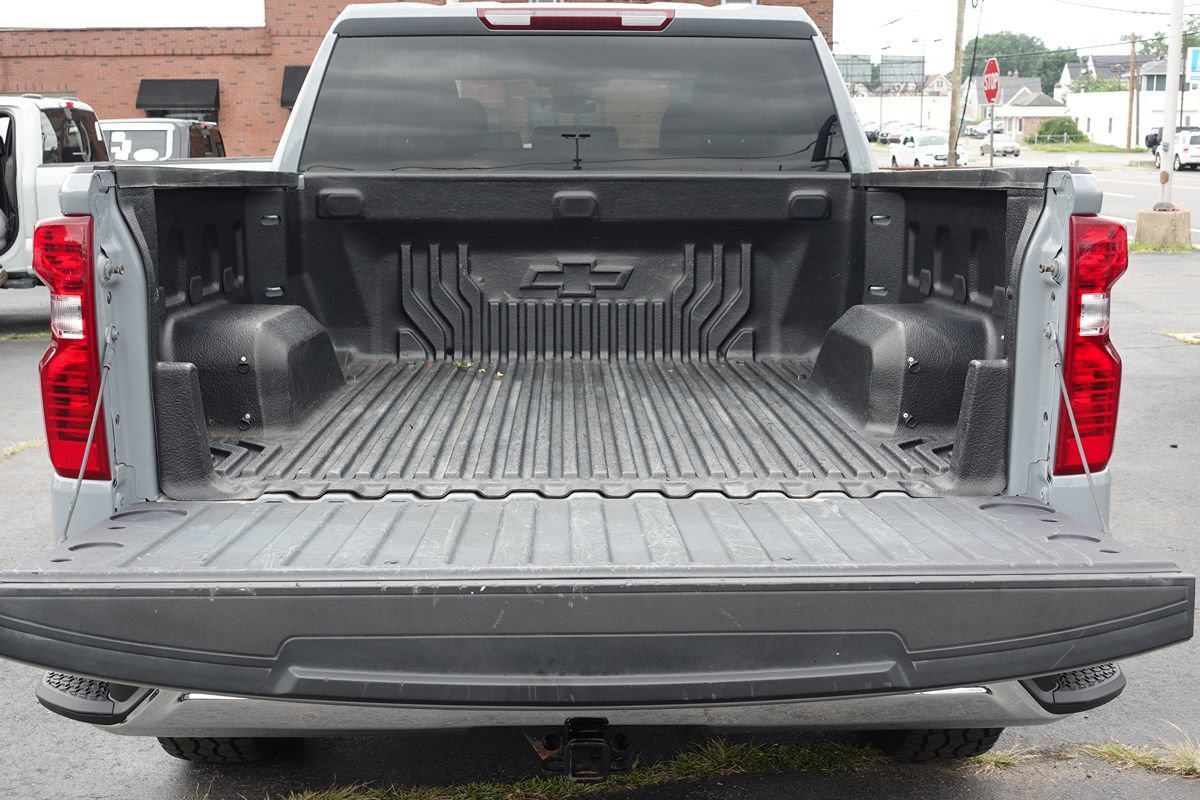 Used 2024 Chevrolet Silverado 1500 LT AWD/4WD image 12