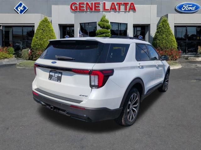 Used 2025 Ford Explorer ST-Line image 7