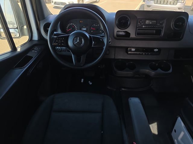 Used 2022 Mercedes-Benz Sprinter 2500 image 12