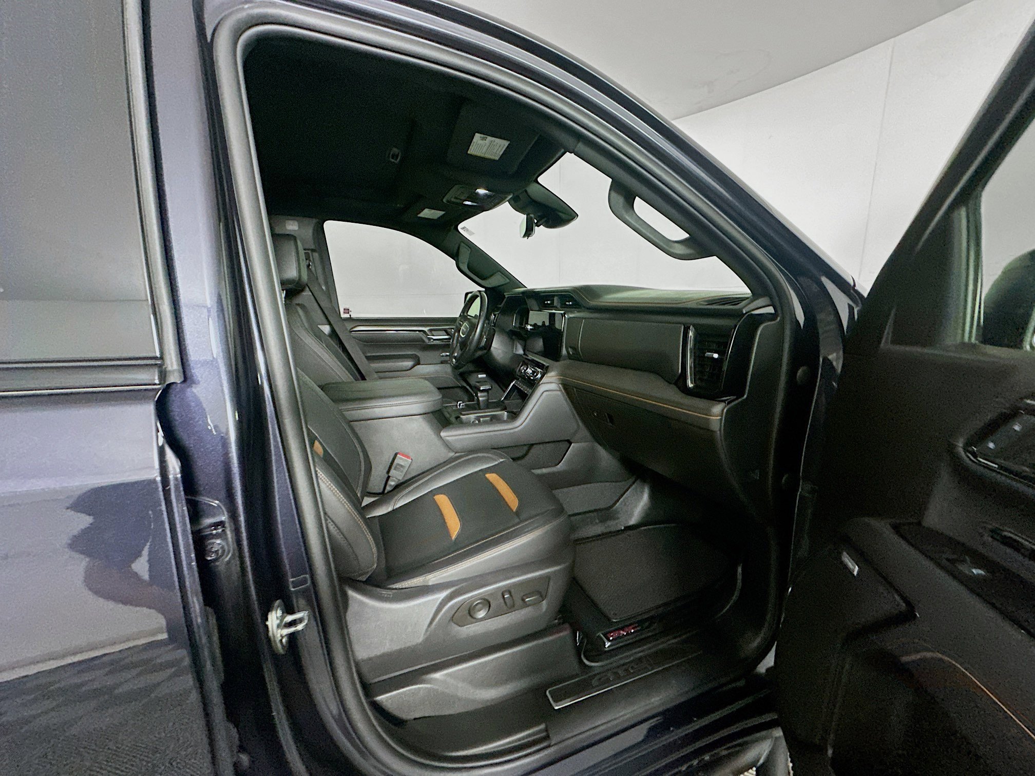 Used 2023 GMC Sierra 1500 AT4 w/ AT4 Premium Package AWD/4WD image 31