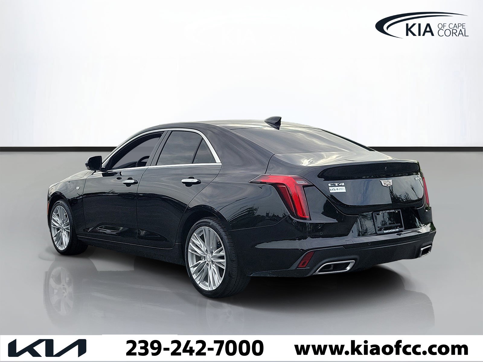 Used 2025 Cadillac CT4 Premium Luxury RWD image 4