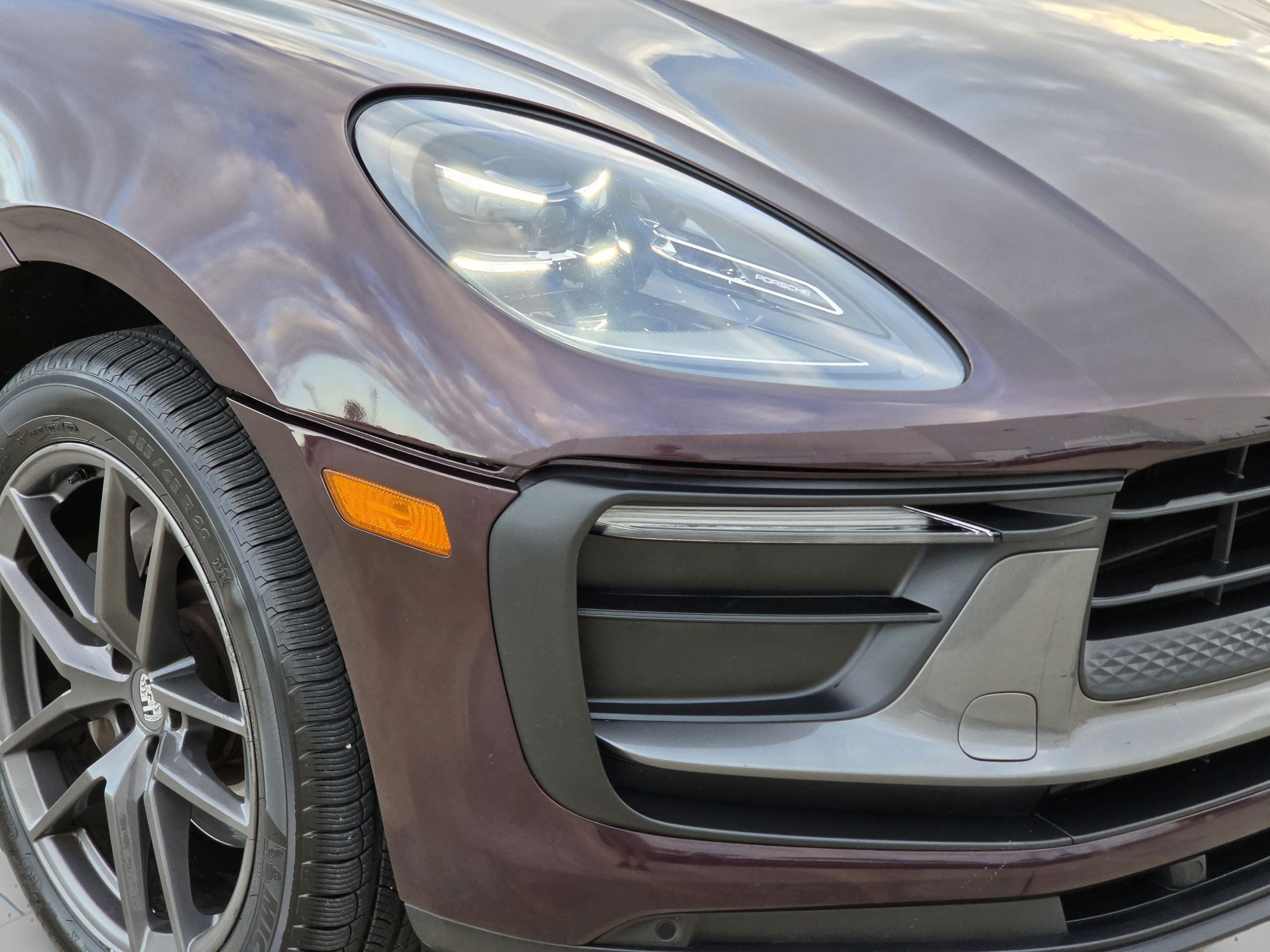 Used 2023 Porsche Macan Turbo AWD/4WD image 29