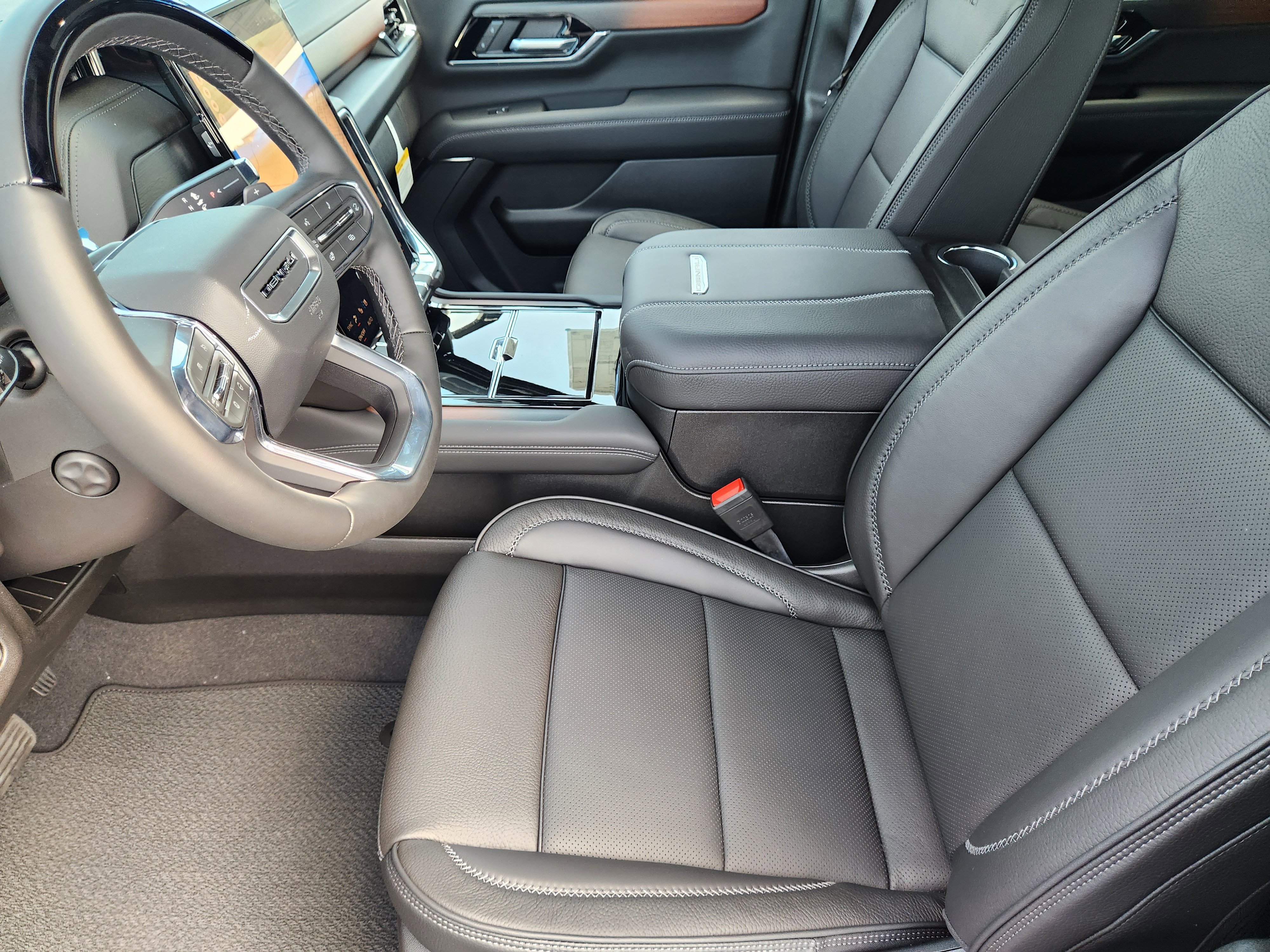 New 2026 GMC Yukon Denali w/ Denali Reserve Package image 9