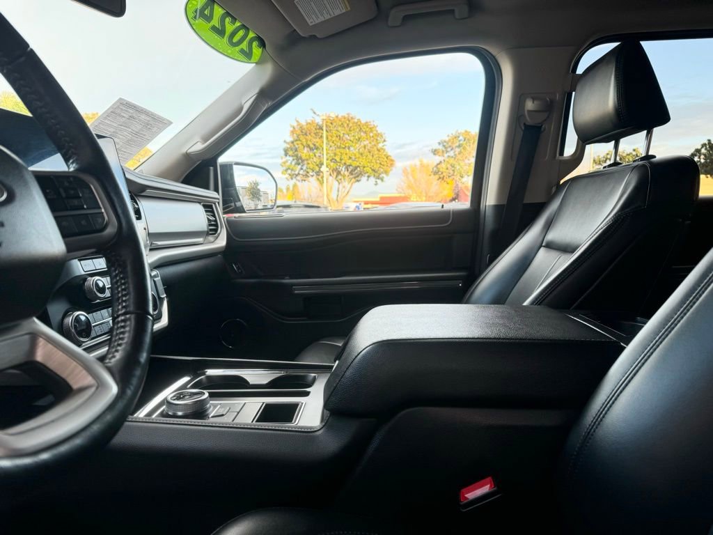 Used 2024 Ford Expedition XLT image 17