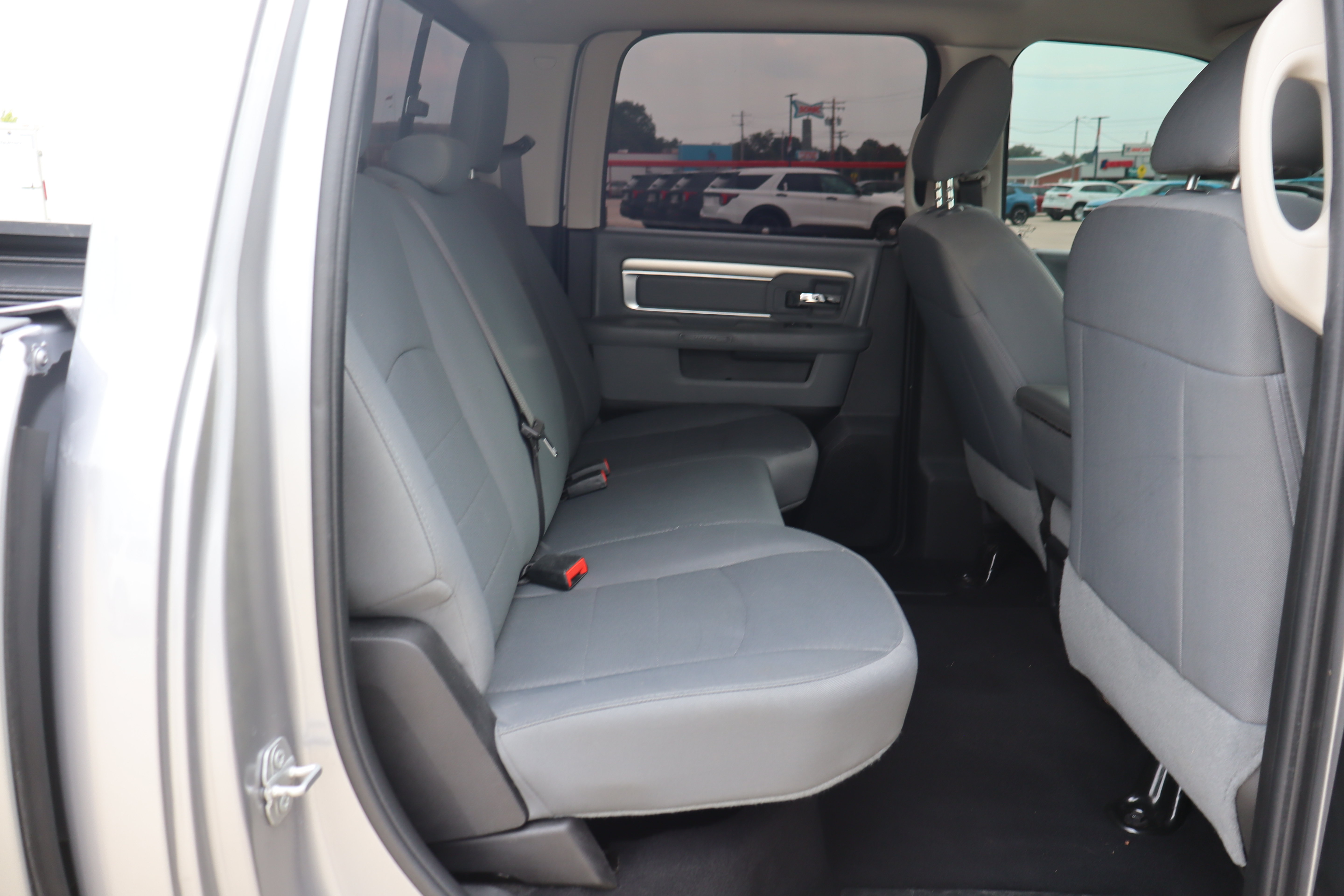 Used 2020 RAM 1500 Classic SLT AWD/4WD image 12