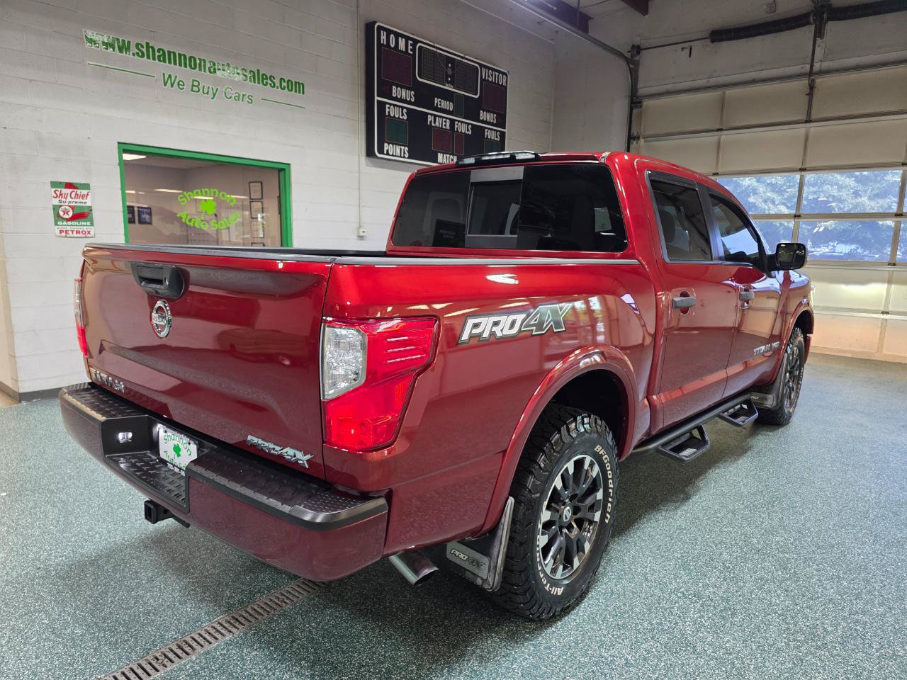 Used 2019 Nissan Titan PRO-4X AWD/4WD image 6