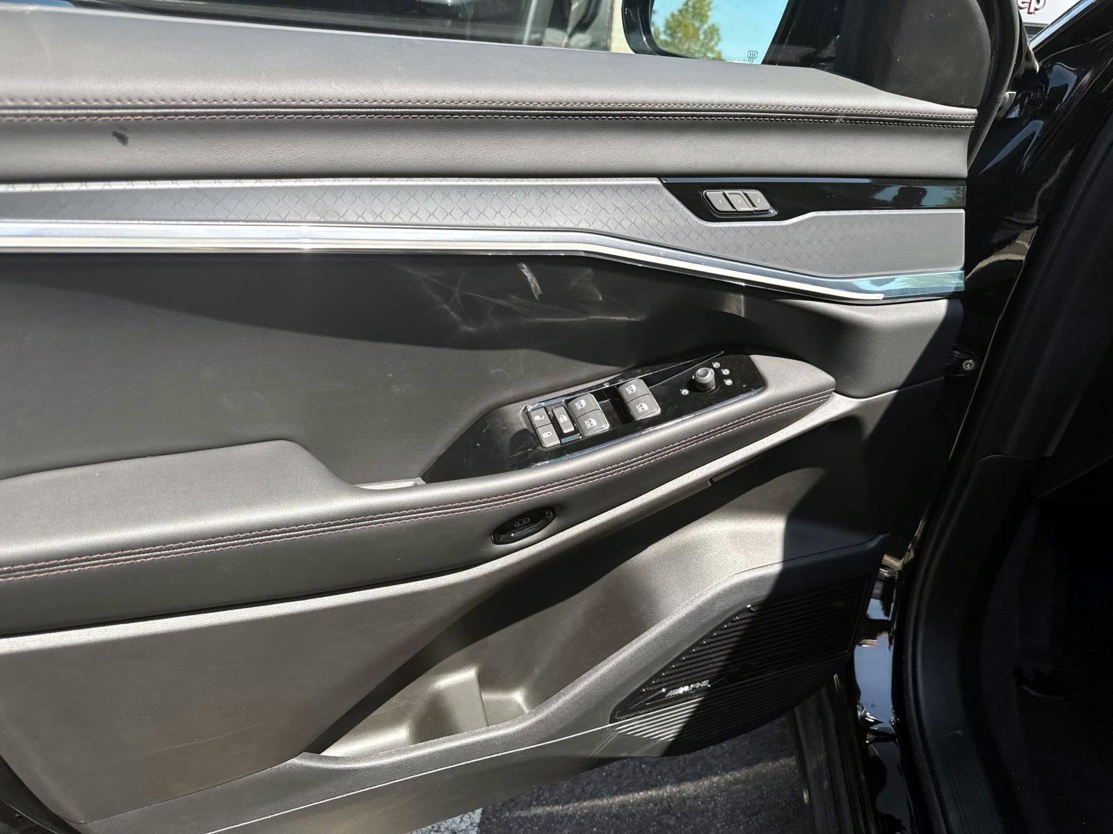 New 2025 Jeep Wagoneer S Limited image 8