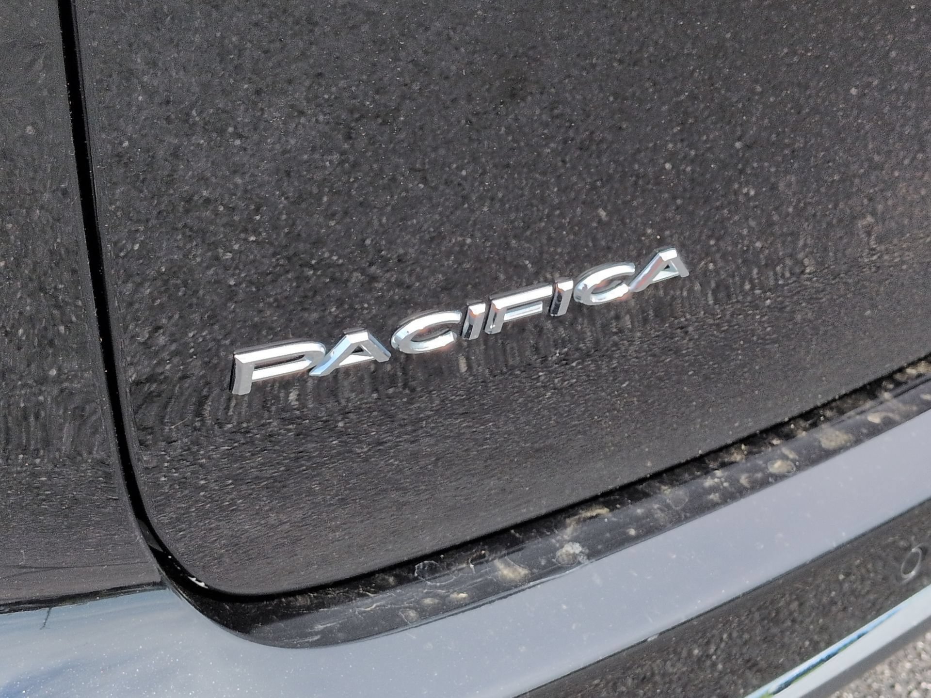 Used 2024 Chrysler Pacifica Touring-L FWD image 31