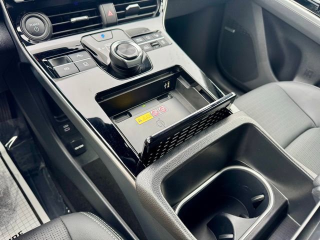 Used 2024 Subaru Solterra Limited image 23