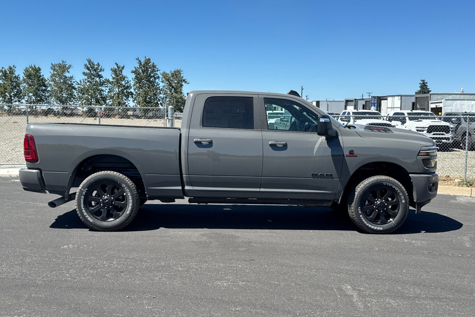 New 2026 RAM 2500 Laramie AWD/4WD image 2