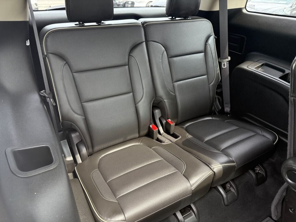 Used 2018 GMC Acadia Denali w/ Technology Package AWD/4WD image 30