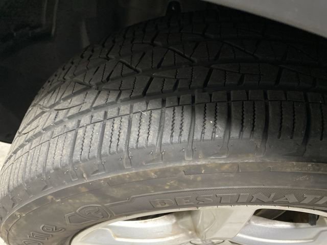 Used 2017 Ford Explorer XLT image 34