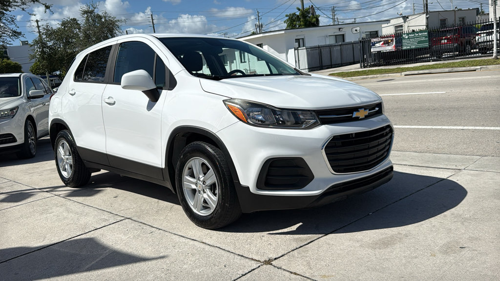 Used 2020 Chevrolet Trax LS w/ Tint and Cruise Package FWD image 16
