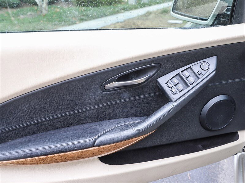 Used 2006 BMW 650i Convertible image 31