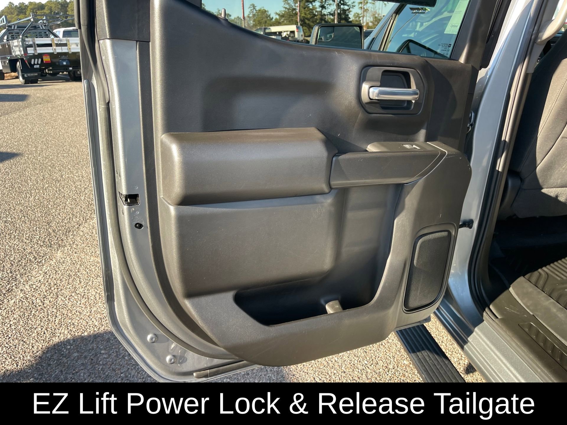 Used 2023 Chevrolet Silverado 1500 Custom image 19