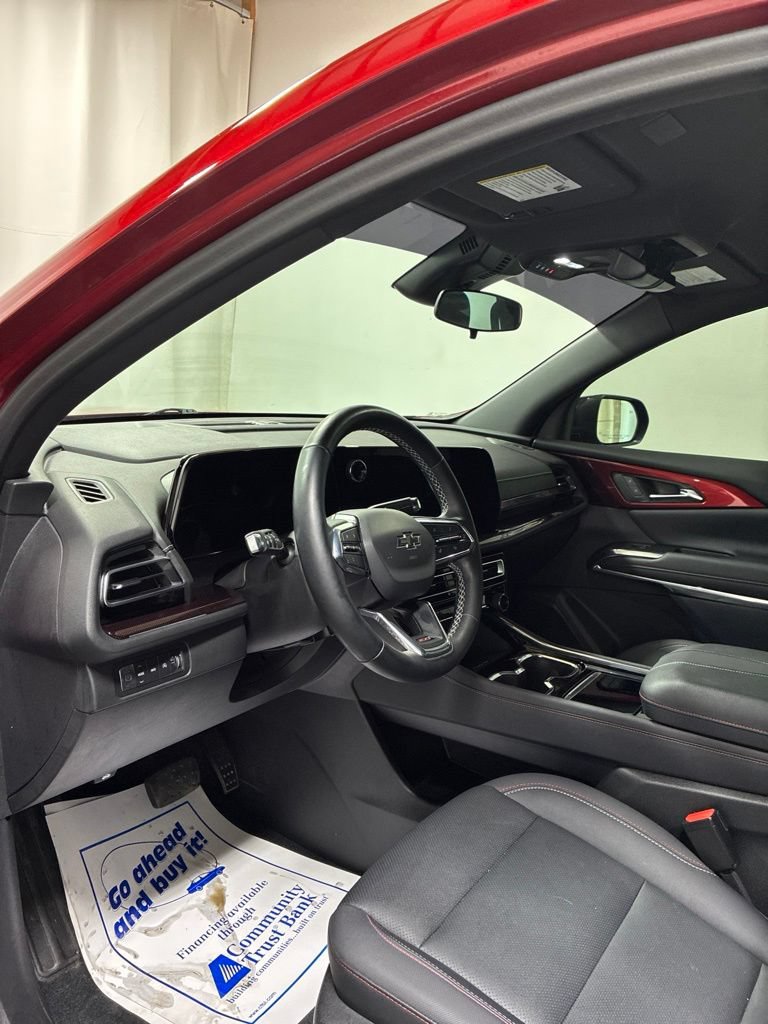 Used 2025 Chevrolet Traverse Z71 w/ Driver Confidence Package AWD/4WD image 12