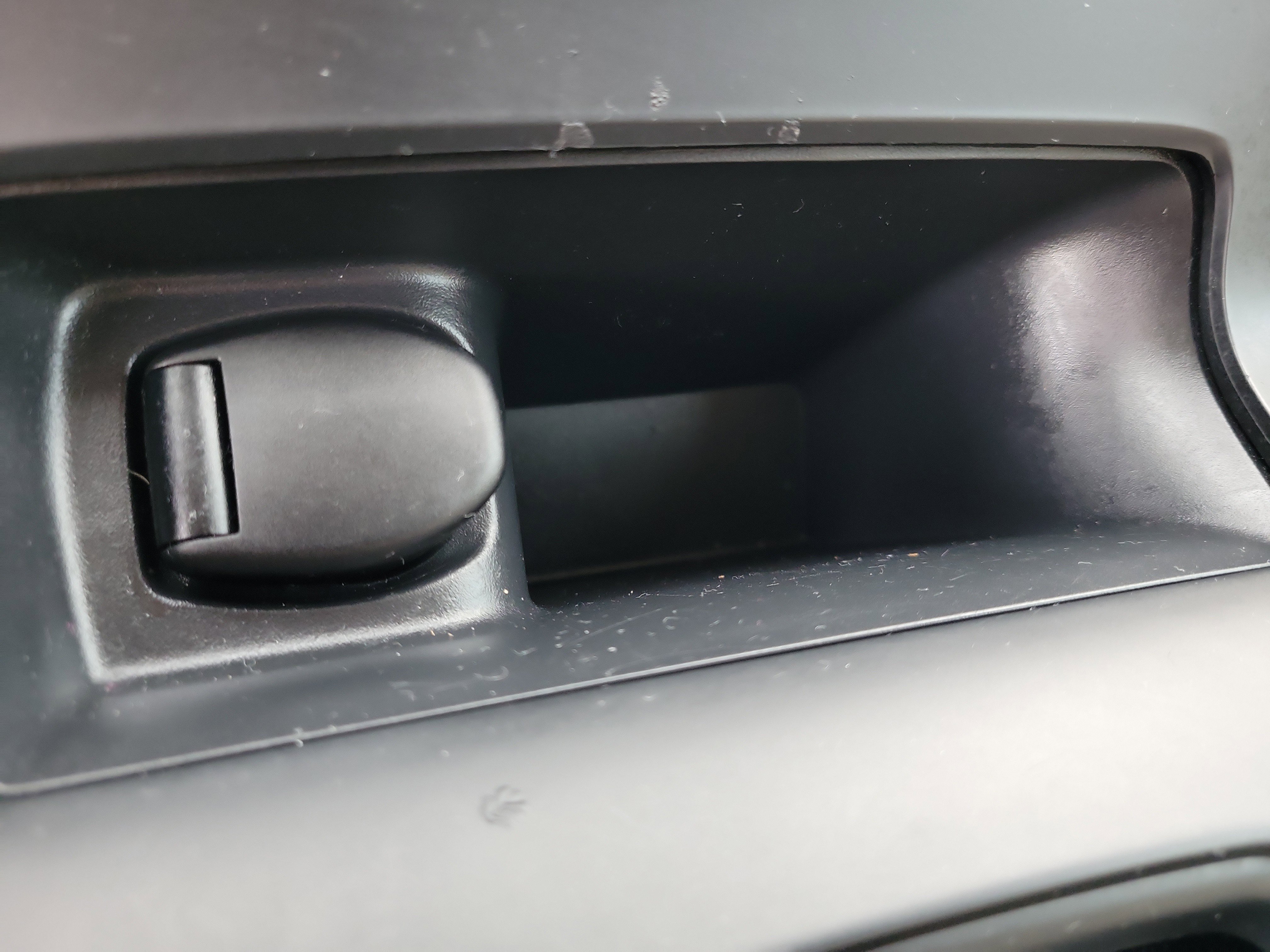 Used 2016 Nissan Sentra S image 28