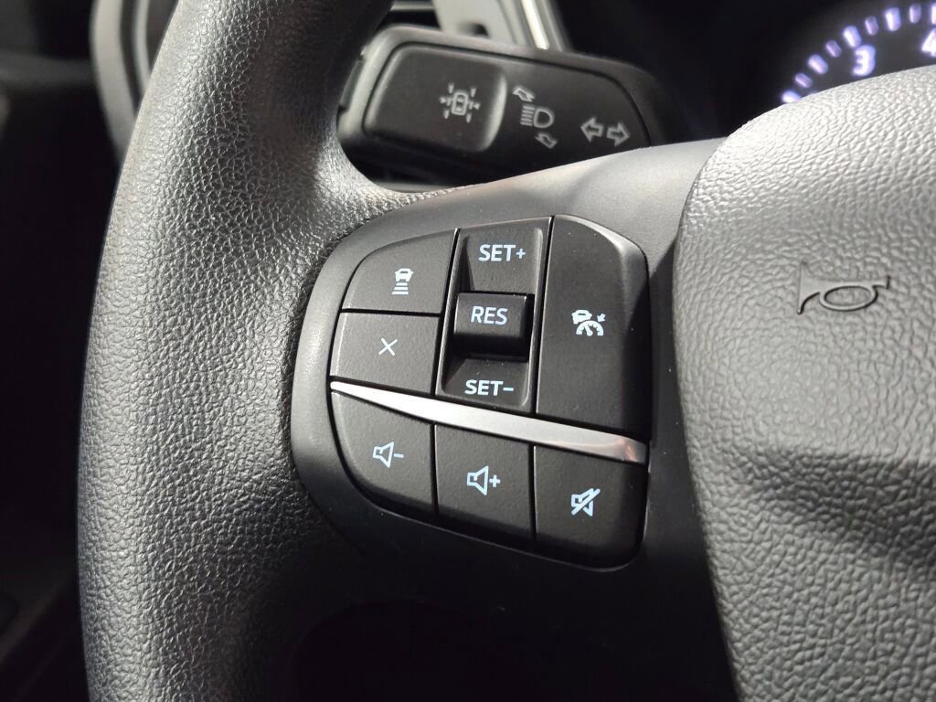 Used 2020 Ford Escape SE image 32