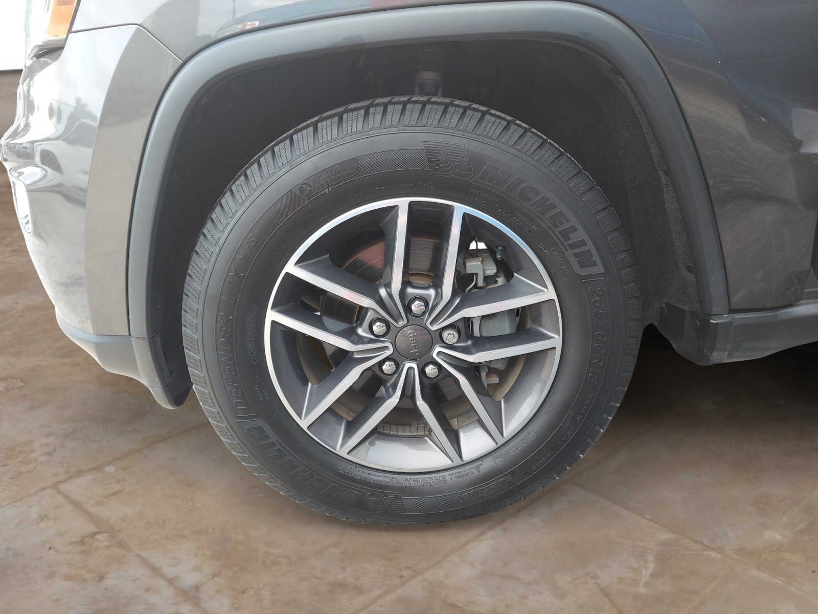 Used 2019 Jeep Grand Cherokee Laredo w/ 18" Wheel & 8.4" Radio Group RWD image 27