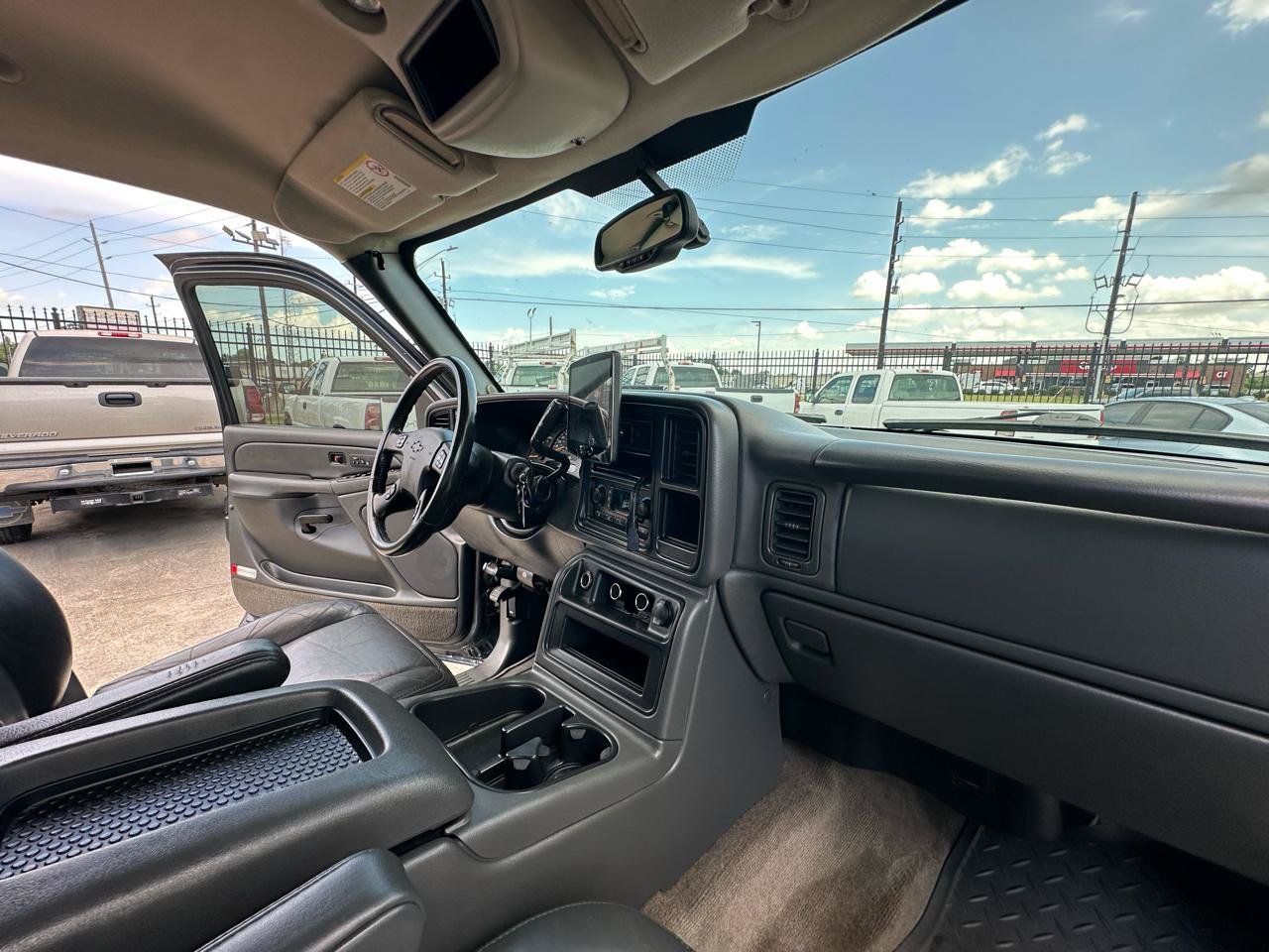 Used 2004 Chevrolet Silverado 2500 LT w/ Skid Plate Package AWD/4WD image 58