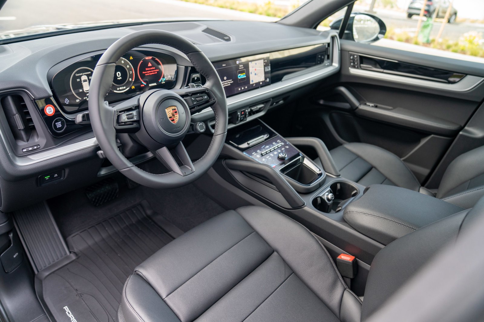 Certified 2026 Porsche Cayenne AWD/4WD image 4