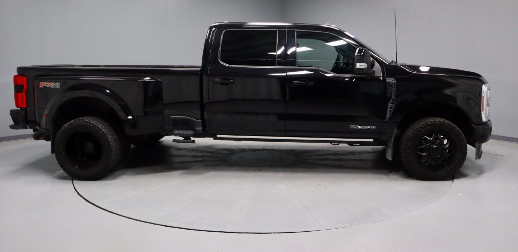 Used 2025 Ford F350 Platinum w/ FX4 Off-Road Package AWD/4WD image 11
