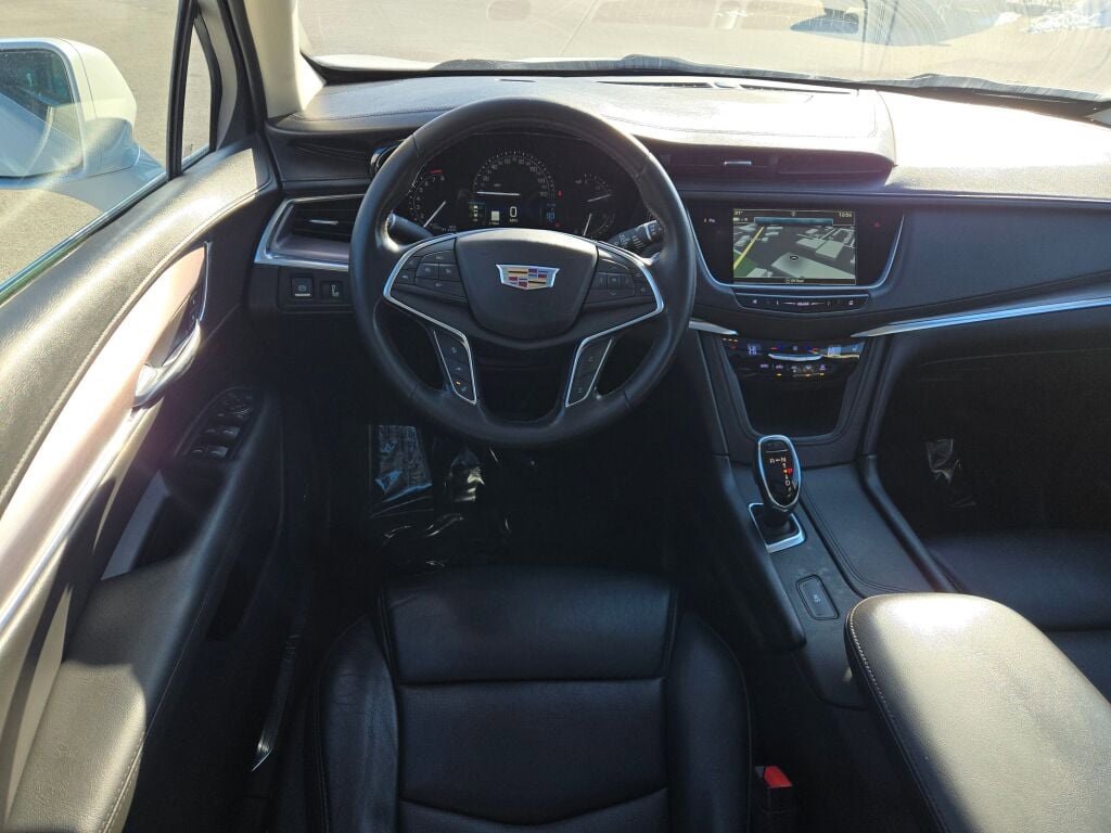 Used 2018 Cadillac XT5 Luxury w/ Driver Awareness Package image 21