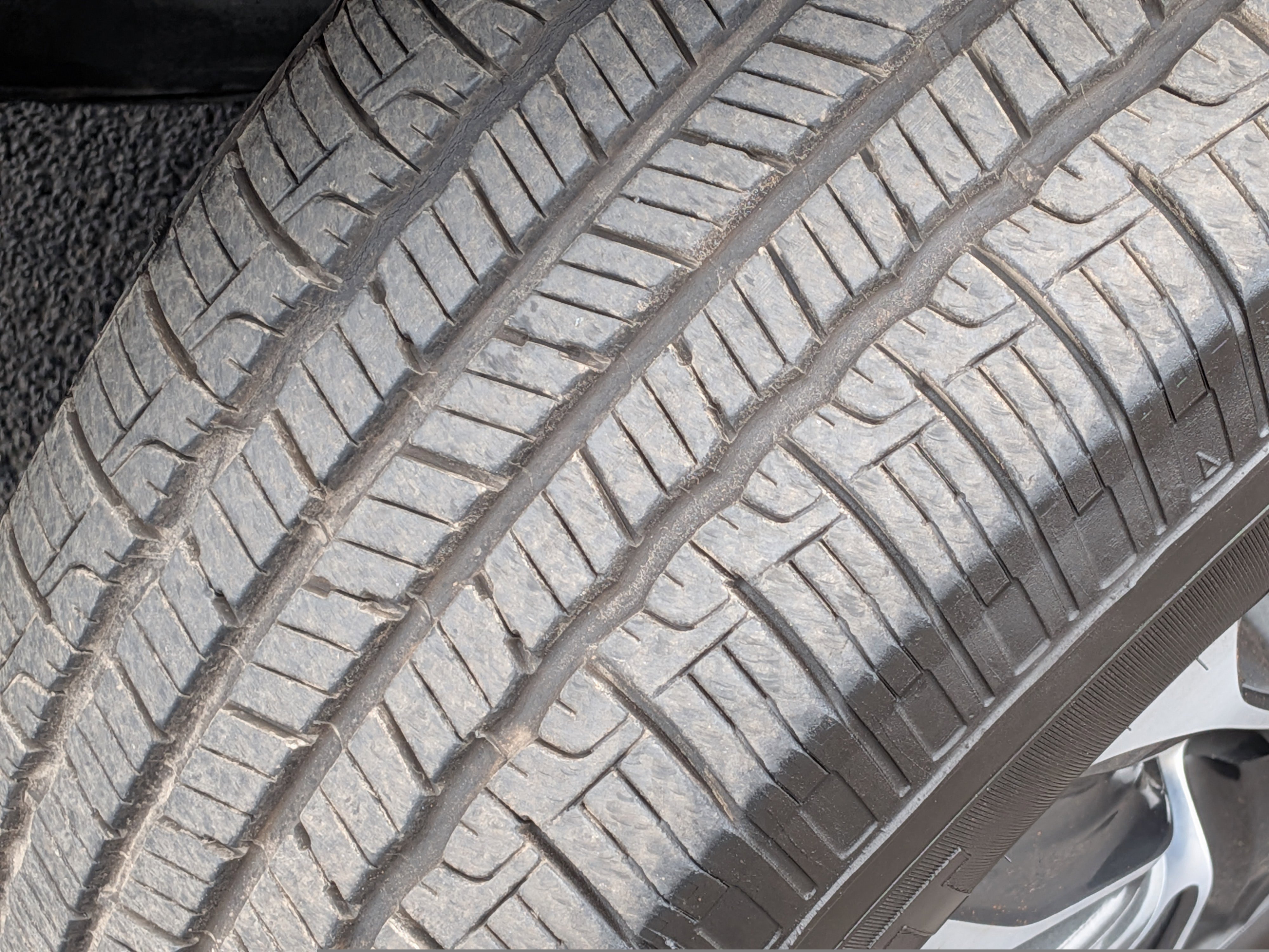 Used 2021 Toyota Highlander XLE image 12