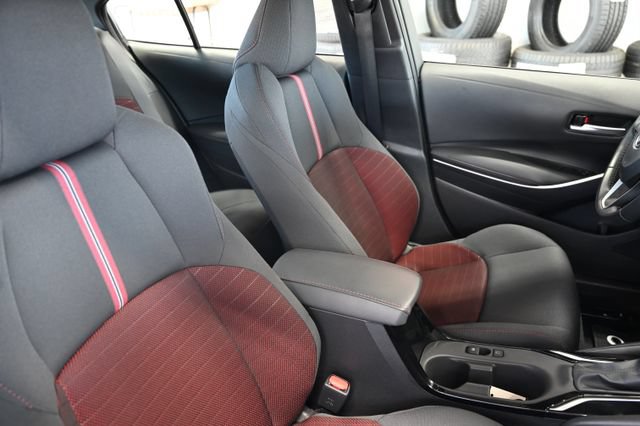Used 2023 Toyota Corolla SE w/ SE Premium Package FWD image 9