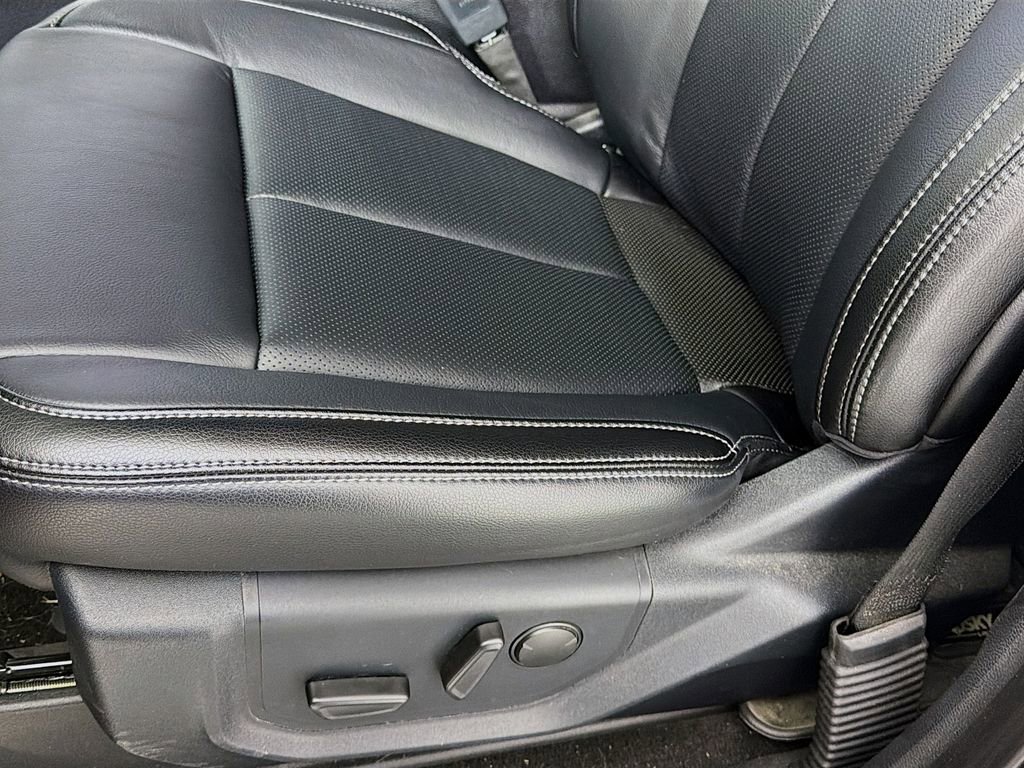 Used 2020 Ford F150 Lariat image 23