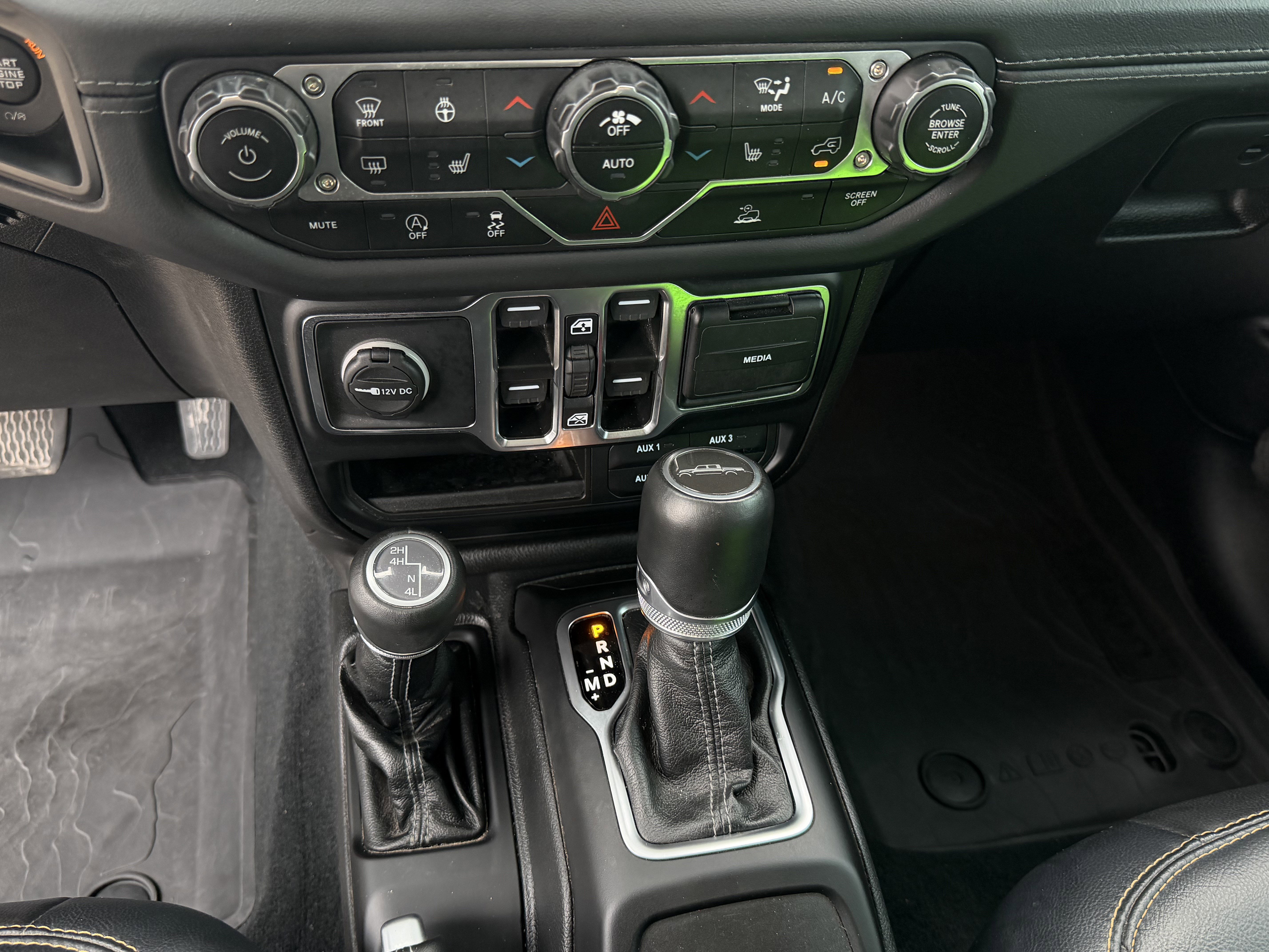 Used 2024 Jeep Gladiator Sport AWD/4WD image 22