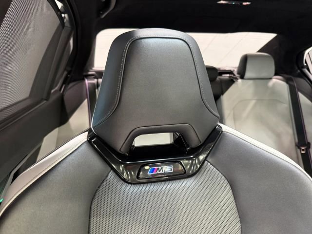 Used 2025 BMW M5 w/ Executive Package image 31