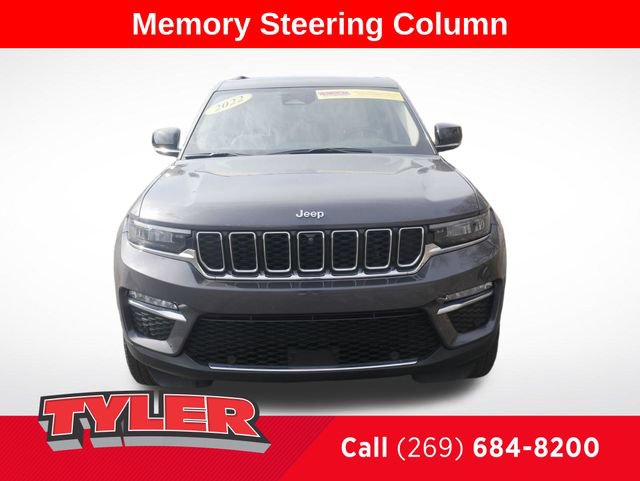 Certified 2022 Jeep Grand Cherokee Limited w/ Luxury Tech Group II AWD/4WD image 2