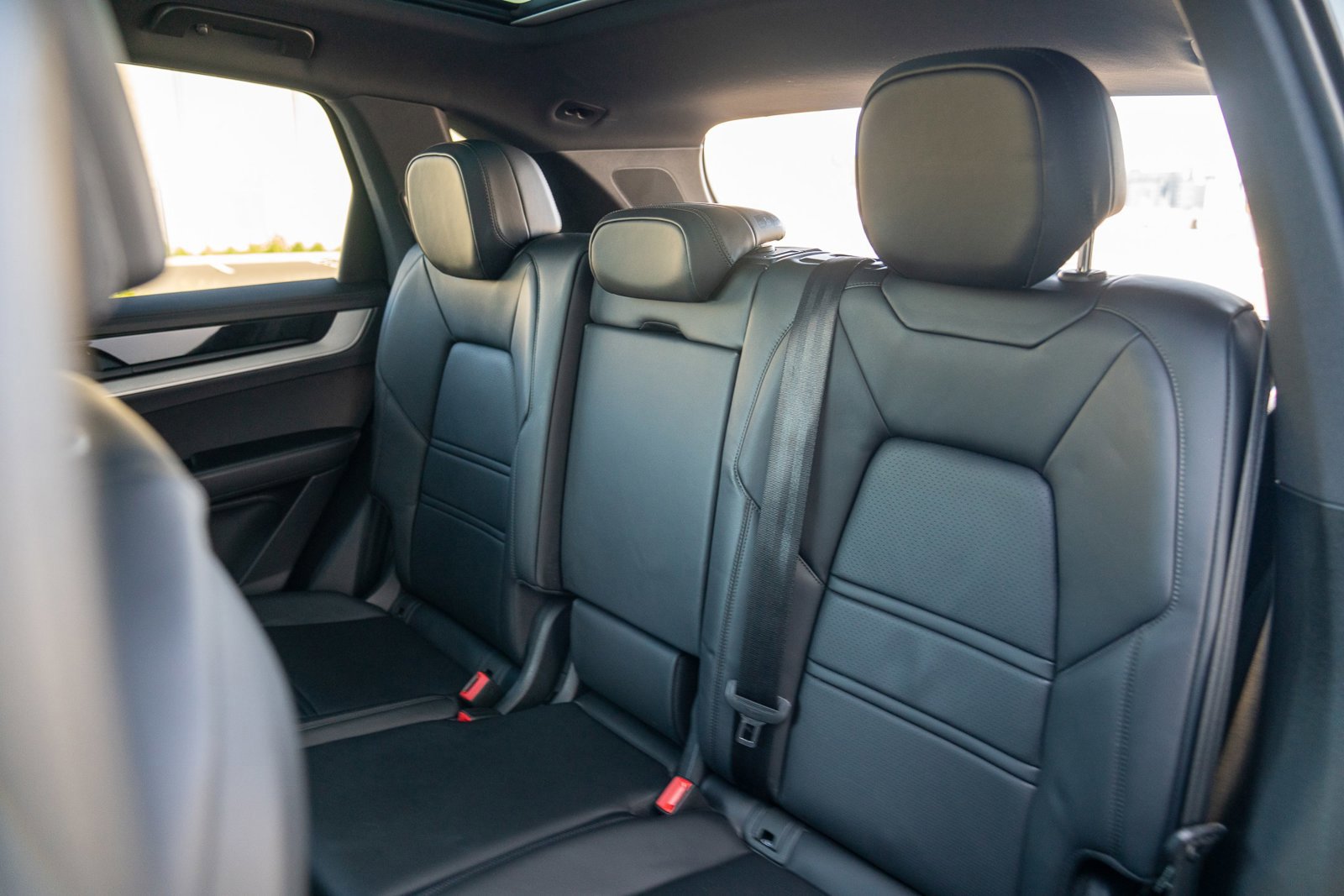 Used 2025 Porsche Cayenne image 24