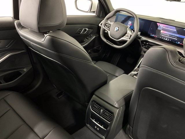 Certified 2025 BMW 330i xDrive Sedan w/ Convenience Package AWD/4WD image 34
