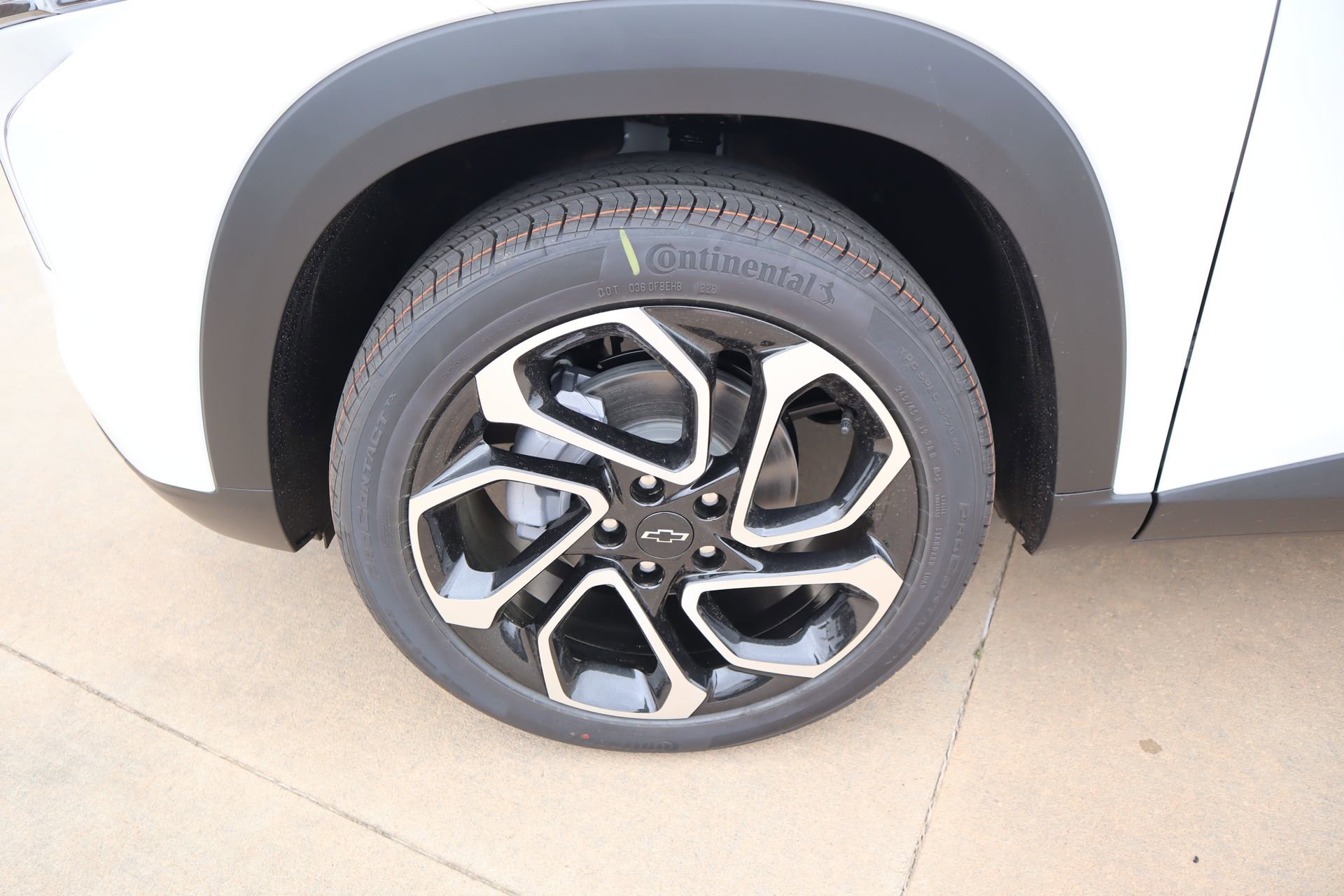 New 2026 Chevrolet Trax RS w/ Sunroof Package FWD image 21