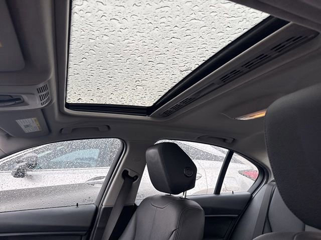 Used 2018 BMW 320i xDrive 320i xDrive w/ Convenience Package image 22