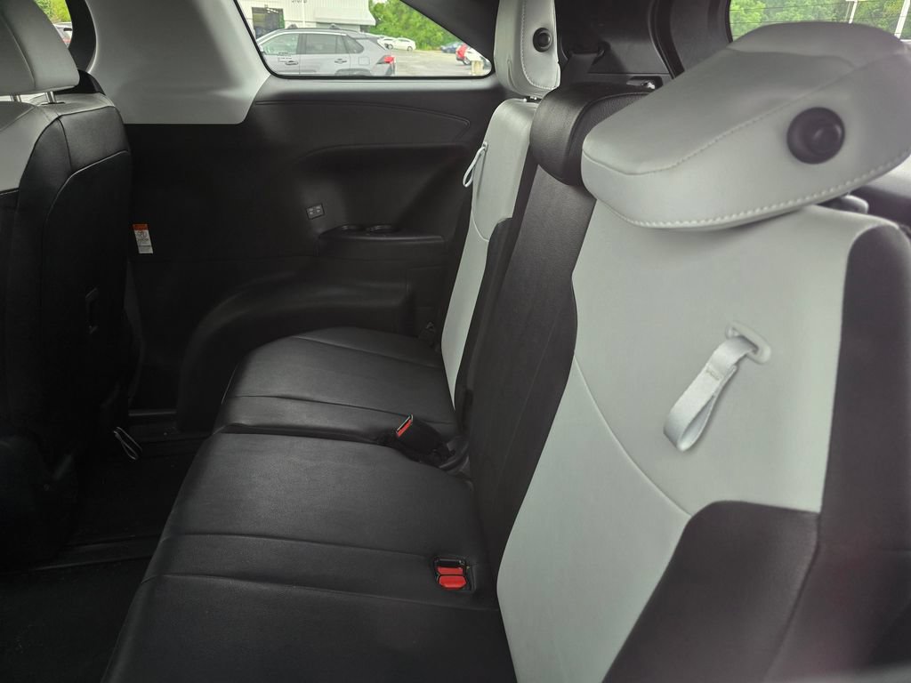 Certified 2025 Toyota Sienna XSE AWD/4WD image 23