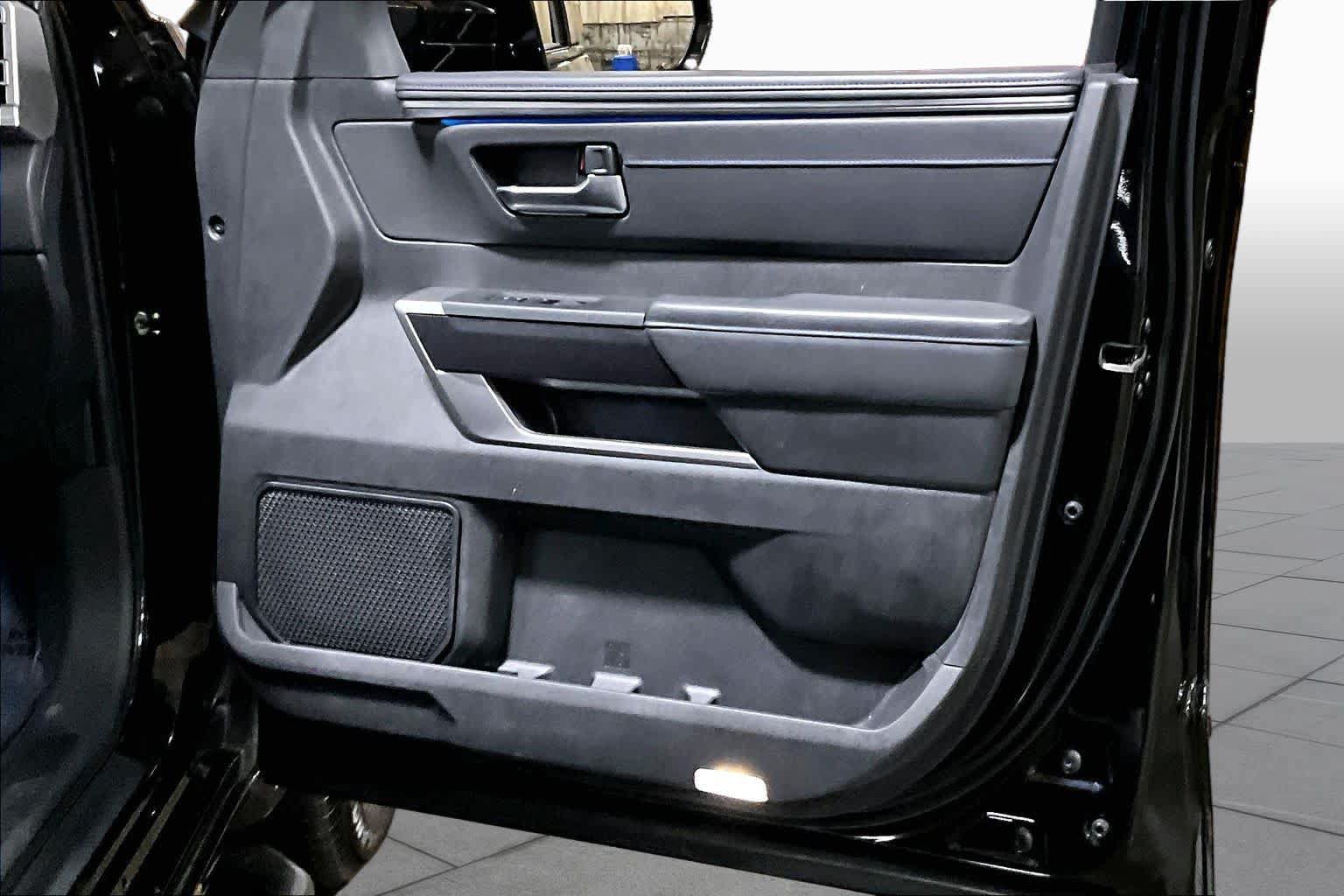 Used 2023 Toyota Tundra Platinum AWD/4WD image 23