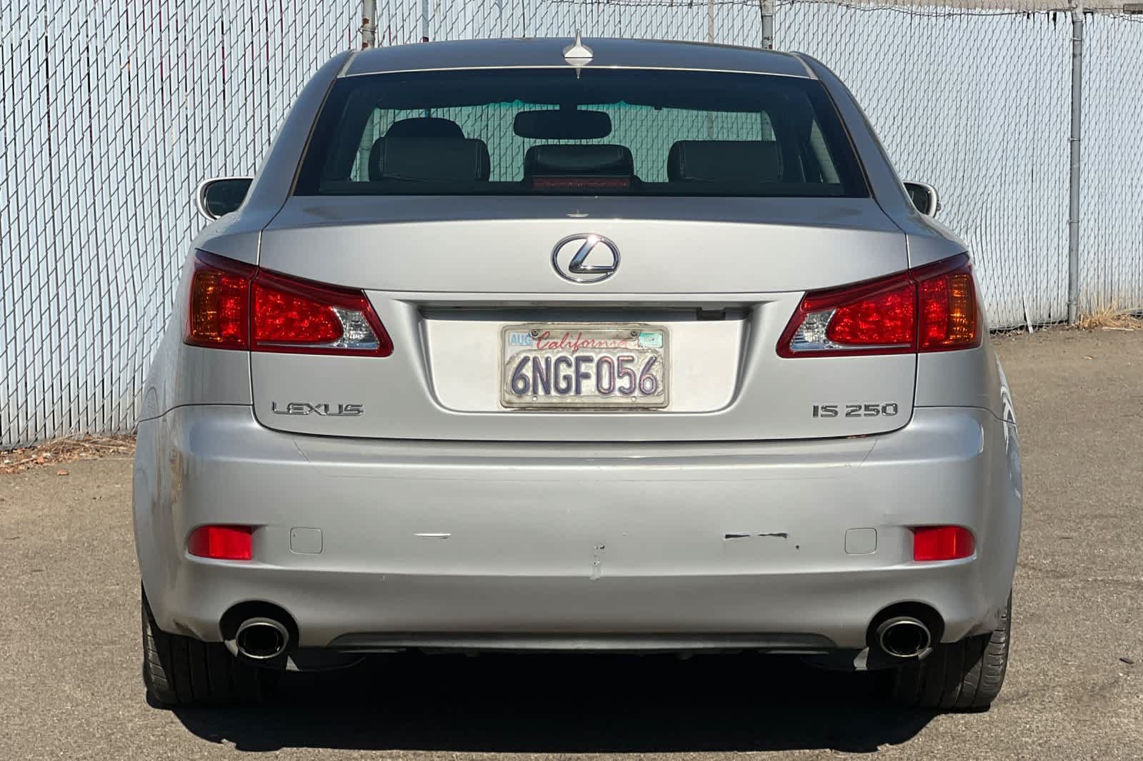 Used 2010 Lexus IS 250 w/ Preferred Accessory Package RWD image 4