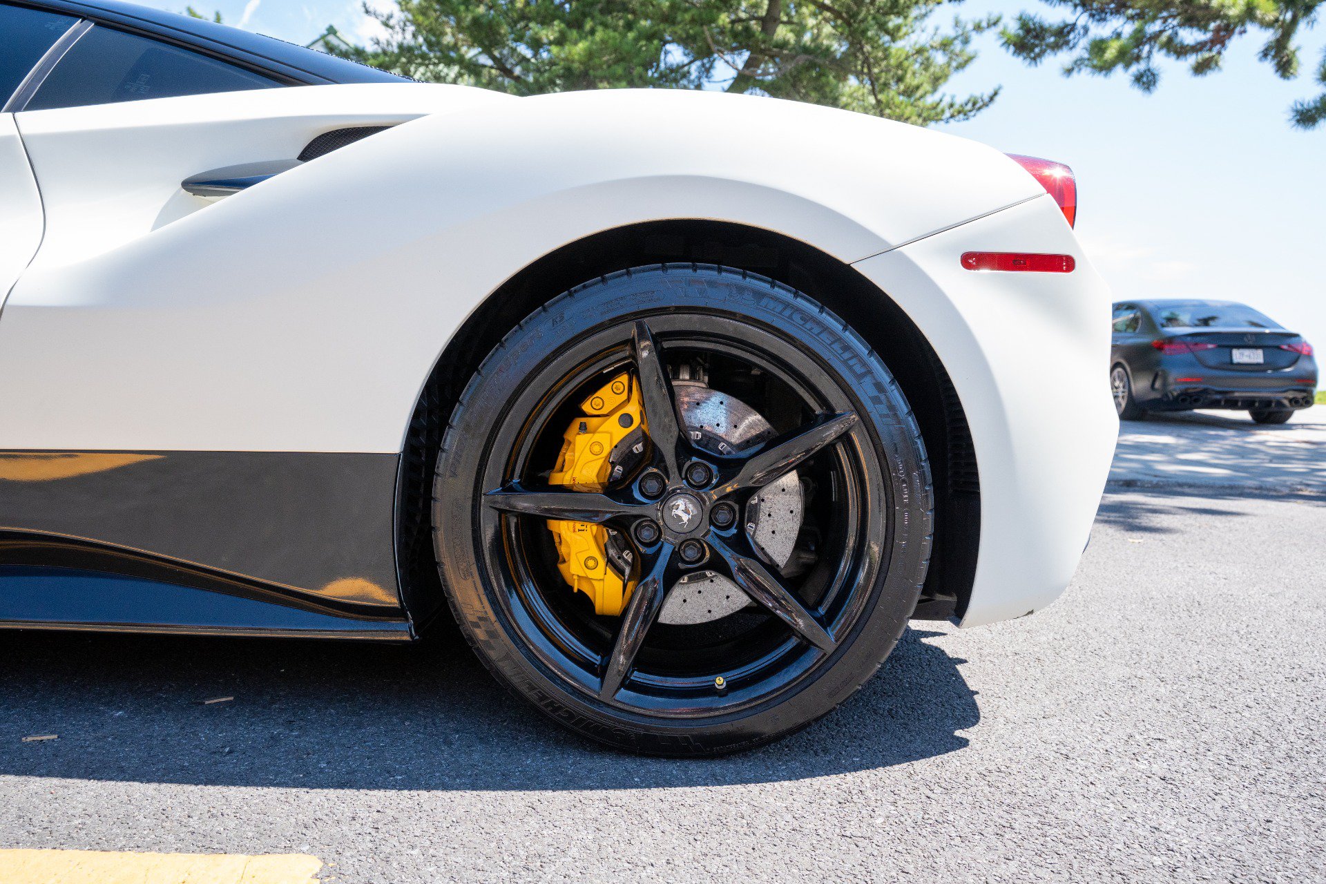 Used 2018 Ferrari 488 GTB RWD image 33