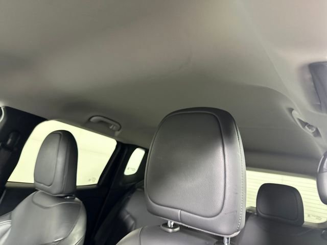 Used 2023 Jeep Renegade Limited image 12