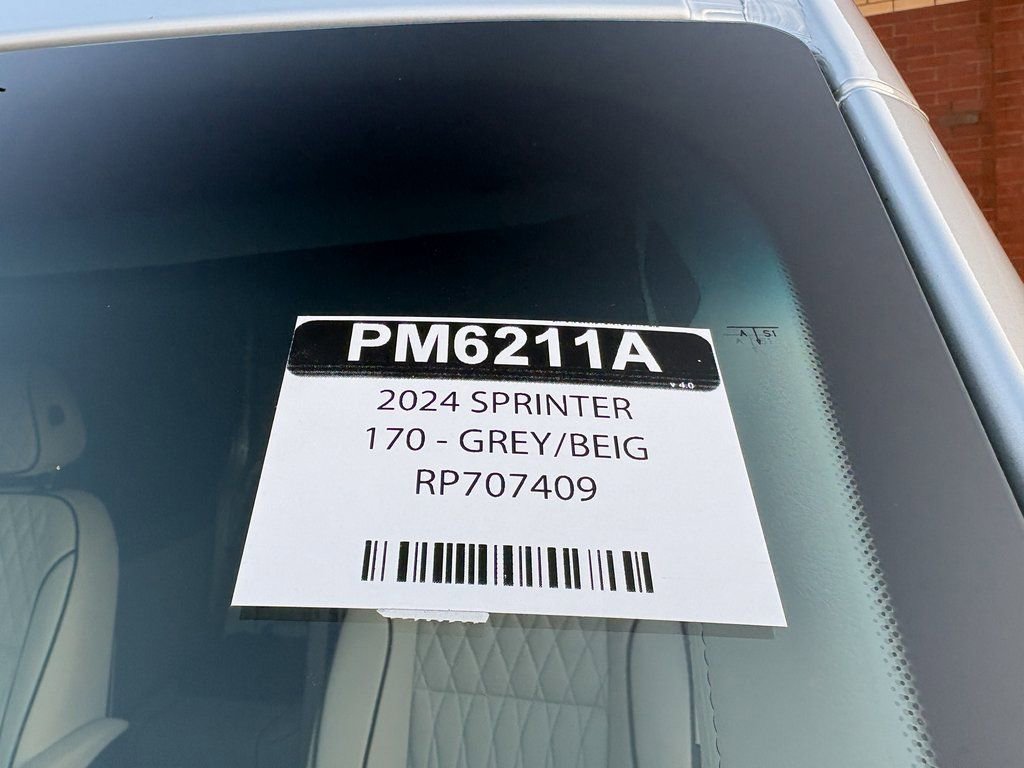 Used 2024 Mercedes-Benz Sprinter 3500 image 47