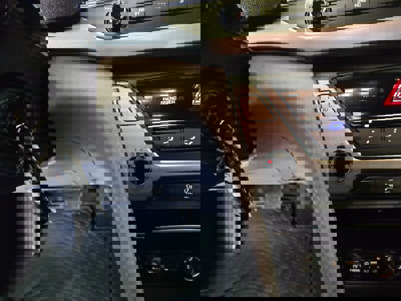 Used 2017 Hyundai Elantra SE image 24