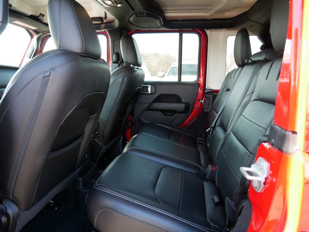 Used 2023 Jeep Wrangler Unlimited Sahara AWD/4WD image 16