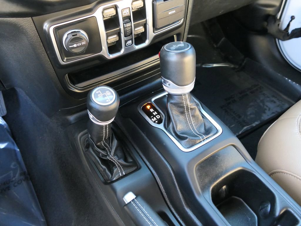 Used 2022 Jeep Wrangler Unlimited Sahara w/ Safety Group image 21