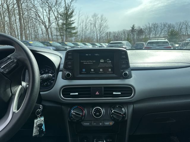 Used 2021 Hyundai Kona SE w/ Cargo Package image 24