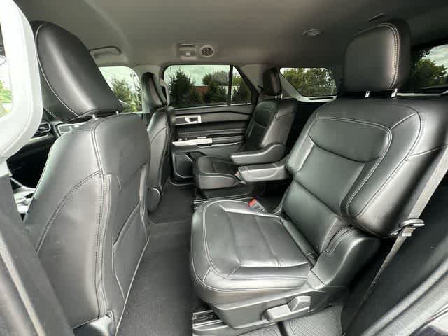 Used 2023 Ford Explorer XLT w/ Equipment Group 202A AWD/4WD image 18