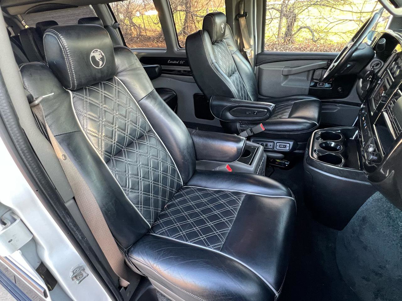 Used 2019 GMC Savana 2500 Extended w/ Enhanced Convenience Package image 21