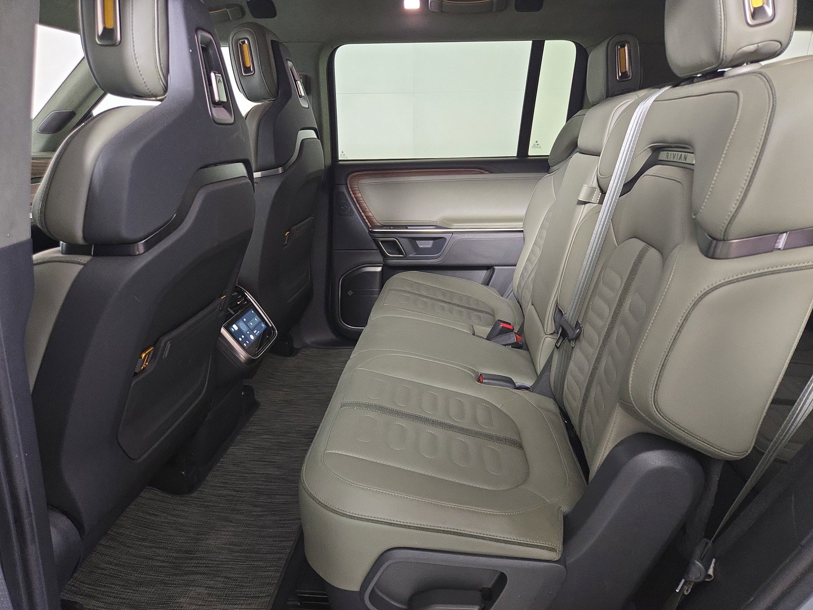 Used 2024 Rivian R1S Adventure AWD/4WD image 21
